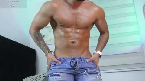 Thiago online show from August 15, 2:37 am