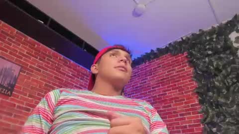 thiago online show from August 11, 3:47 pm