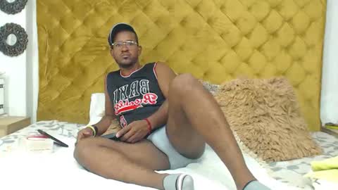 Thiago online show from August 3, 12:12 pm