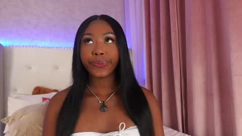 ThianaLopez online show from August 13, 10:40 am
