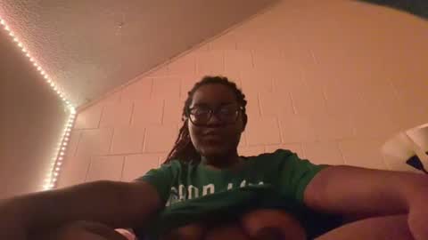 thicchickk online show from August 18, 8:53 am