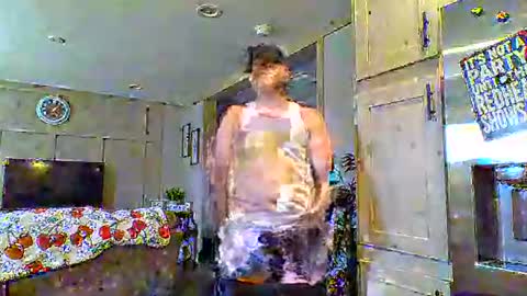 Val online show from April 20, 5:24 pm