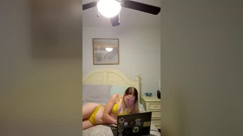 thickacheeks online show from August 12, 5:10 am