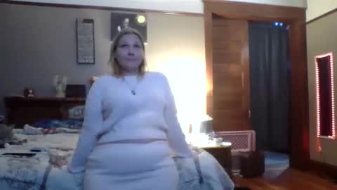 thickblonde_92 online show from April 26, 12:56 pm
