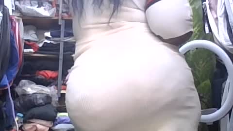 thickbotty_ebony online show from August 2, 1:07 pm