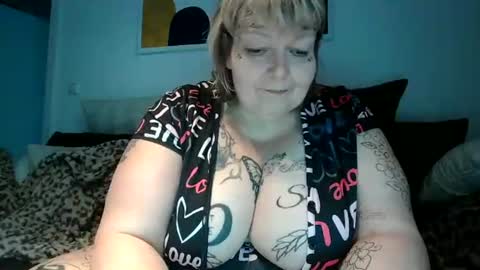 thickdarkangel online show from July 19, 6:43 pm