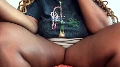 thickmadame28 online show from August 11, 6:10 pm