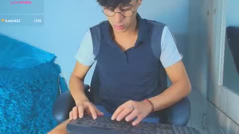 thiiagosaeenz online show from July 30, 2:41 am