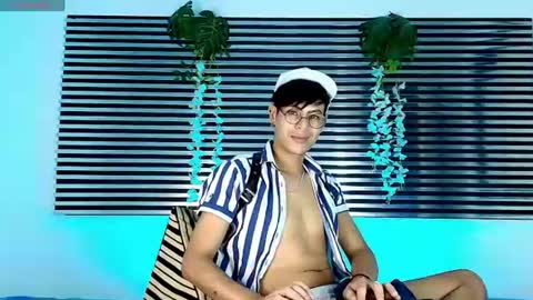 thiiagosaeenz online show from August 15, 4:38 am