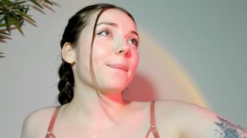 Amelia  shows on mondays fridays and sundays  i hope by sunday ill be good as new see you then darlings  online show from August 14, 6:44 pm
