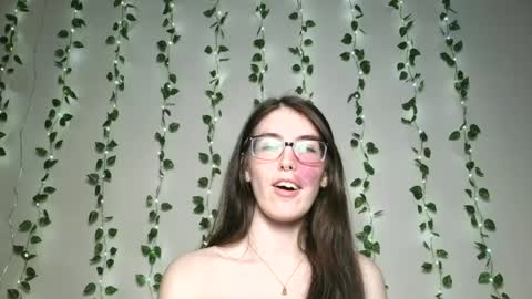thistlefernsby online show from June 30, 3:18 am