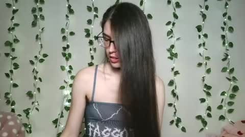 thistlefernsby online show from July 3, 10:45 pm