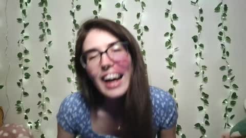 thistlefernsby online show from July 19, 3:08 am