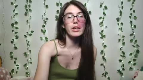 thistlefernsby online show from July 28, 4:51 am