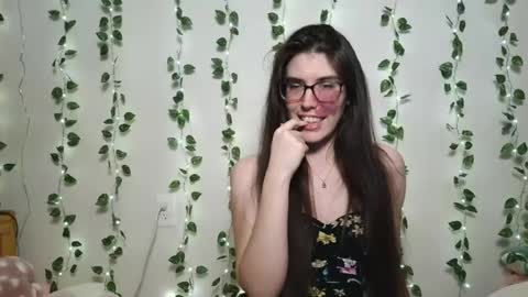 thistlefernsby online show from July 29, 2:18 am