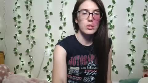 thistlefernsby online show from July 30, 4:42 am