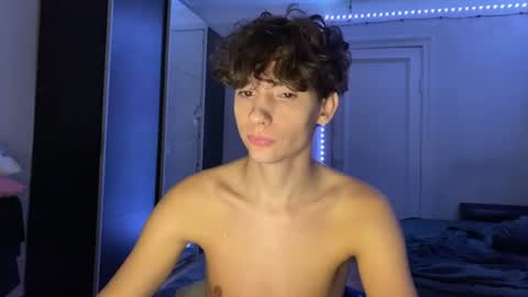 Thomas Hill online show from August 9, 9:05 pm