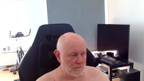 thomas806035 online show from August 4, 2:14 pm