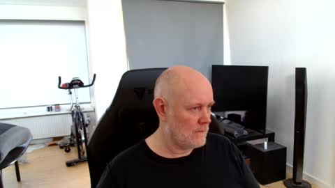 thomas806035 online show from August 5, 9:18 am