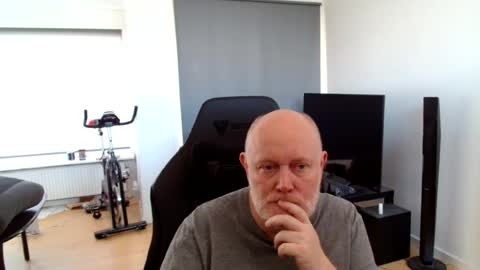 thomas806035 online show from August 6, 10:47 am