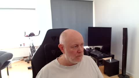 thomas806035 online show from August 7, 2:28 pm