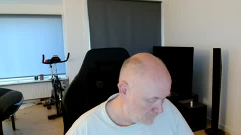 thomas806035 online show from August 8, 7:03 pm
