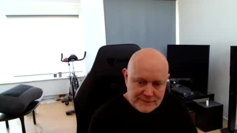 thomas806035 online show from August 12, 12:18 pm