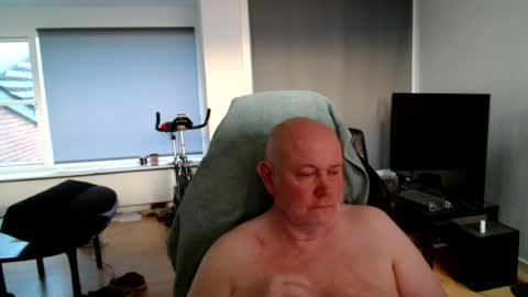 thomas806035 online show from August 15, 4:05 am