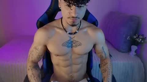 Thomas Independient Model online show from August 8, 1:00 pm