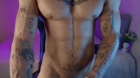 Thomas Independient Model online show from August 8, 2:06 pm