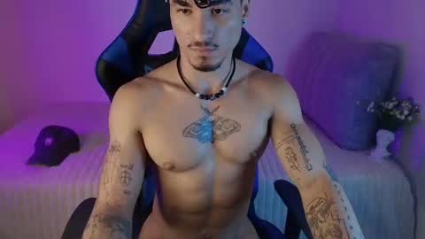Thomas Independient Model online show from August 8, 5:35 pm