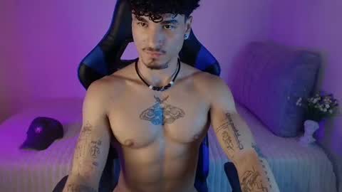 Thomas Independient Model online show from August 8, 6:41 pm