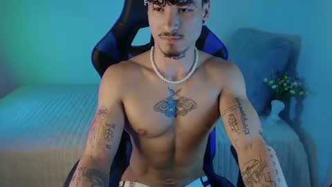 Thomas Independient Model online show from August 11, 3:25 pm
