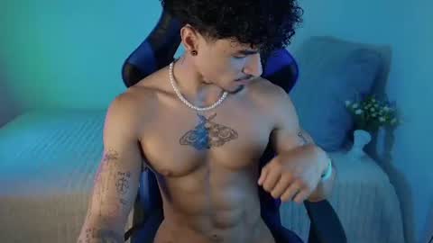 Thomas Independient Model online show from August 11, 5:37 pm