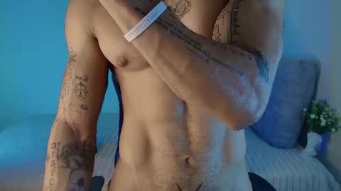 Thomas Independient Model online show from August 12, 3:25 pm