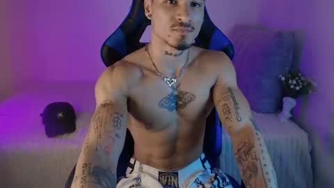 Thomas Independient Model online show from August 13, 5:38 pm