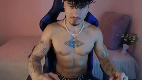 Thomas Independient Model online show from August 14, 11:19 pm