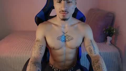 Thomas Independient Model online show from August 15, 1:37 pm