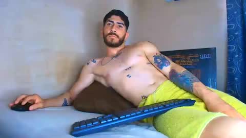 thomas_ks11 online show from August 7, 5:46 pm