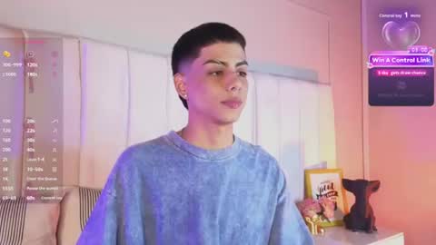 Thomas online show from August 17, 8:36 pm
