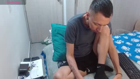 thomasdandyy online show from August 5, 6:17 pm