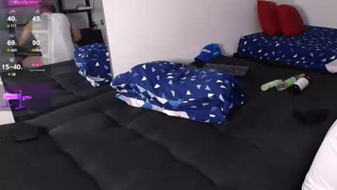 thomass_royy online show from June 30, 10:55 pm