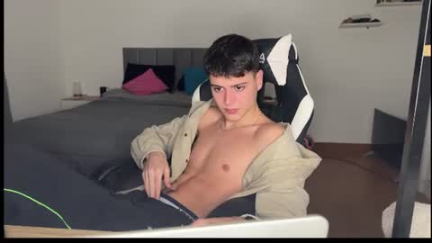 Thomas online show from July 2, 4:24 am