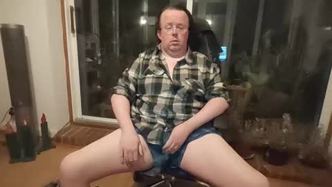 Thomsam88 check out my bio for loads of hot videos mmmmmmmmmm online show from May 1, 3:21 am