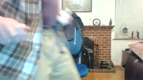 Thomsam88 check out my bio for loads of hot videos mmmmmmmmmm online show from May 4, 2:17 am