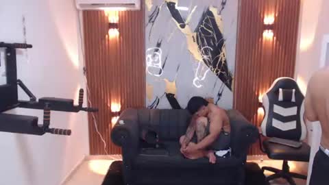 thomson_hot01 online show from June 23, 5:19 am