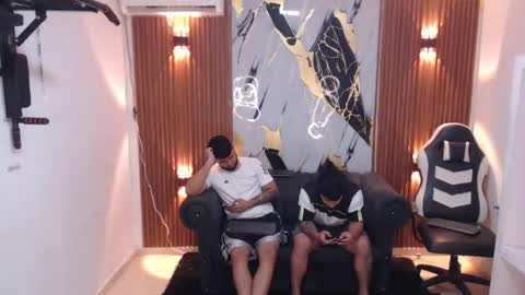 thomson_hot01 online show from June 23, 8:37 am