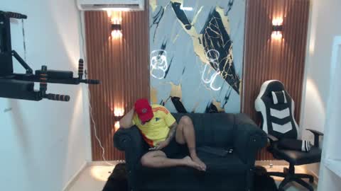 thomson_hot01 online show from June 28, 7:33 am