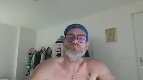 Tom online show from February 22, 3:49 am