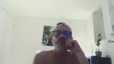 Tom online show from March 12, 3:48 am